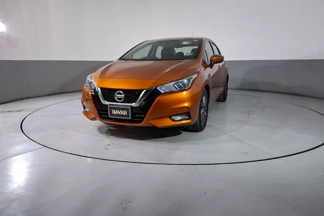 Nissan · Versa