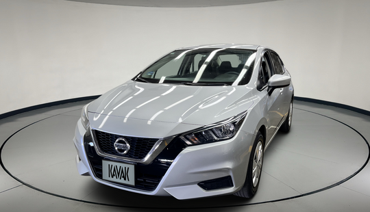 Nissan • Versa