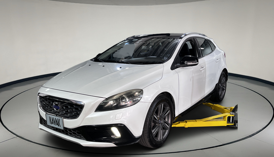 Volvo • V40