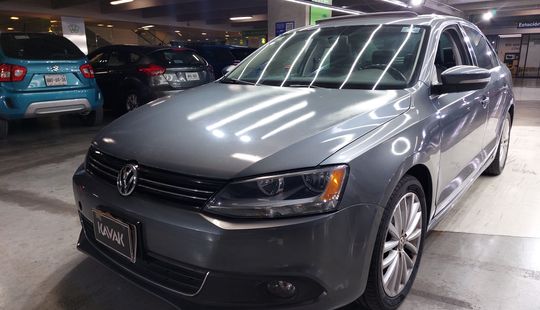 Volkswagen • Jetta
