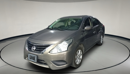 Nissan • Versa