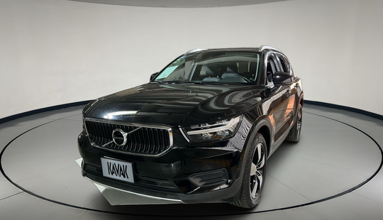 Volvo • XC40