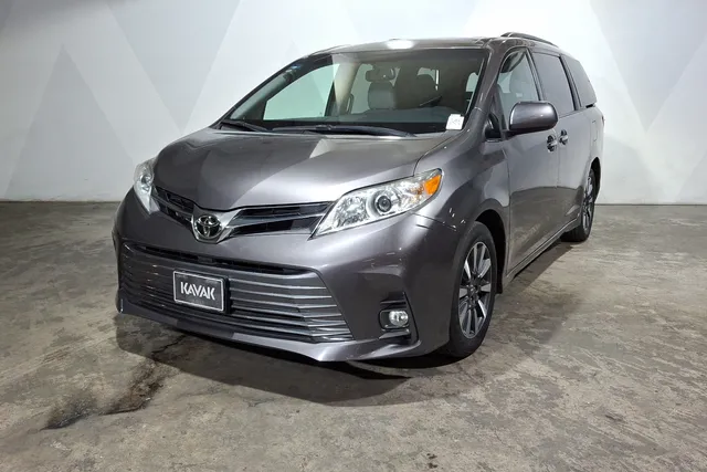 Toyota · Sienna