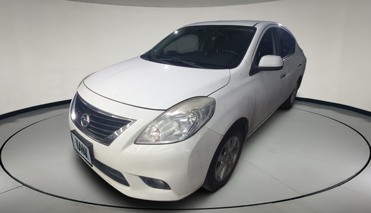 Nissan • Versa