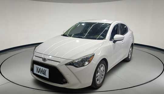 Toyota • Yaris