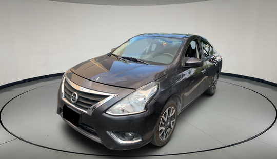 Nissan • Versa