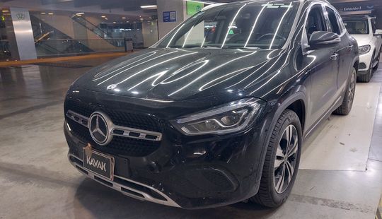 Mercedes Benz • Clase GLA