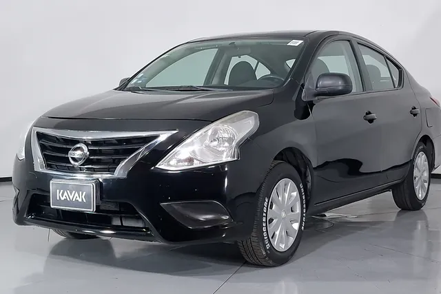Nissan · Versa