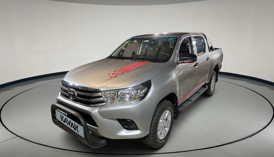 Toyota • Hilux