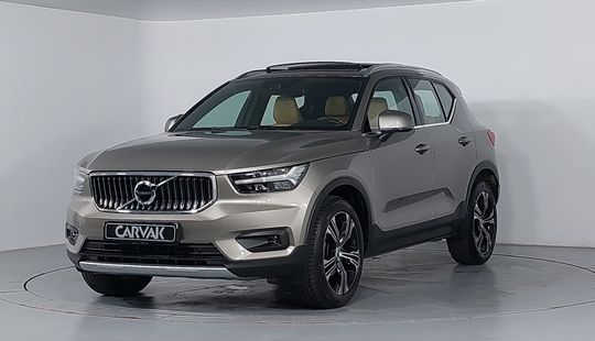 Volvo • XC40