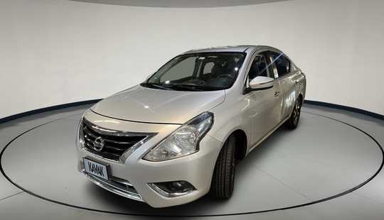 Nissan • Versa