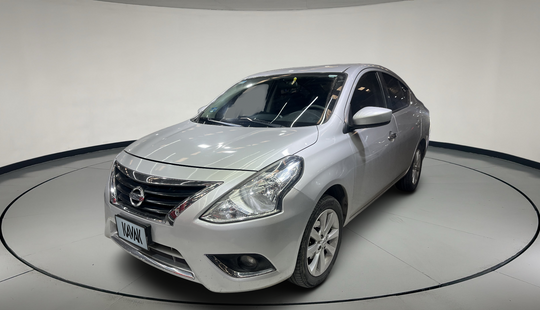 Nissan • Versa