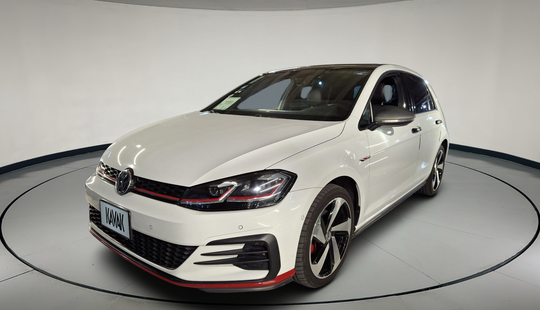 Volkswagen • Golf