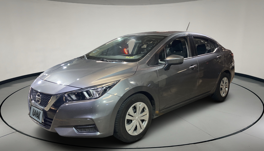 Nissan • Versa