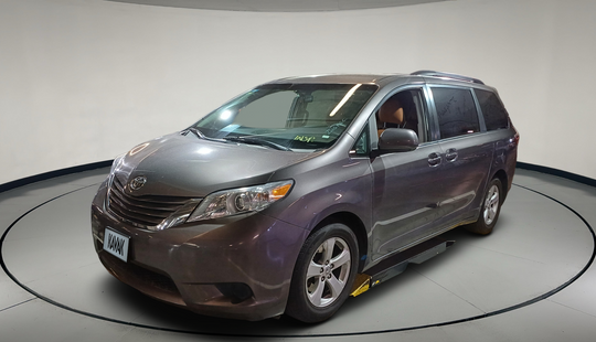 Toyota • Sienna