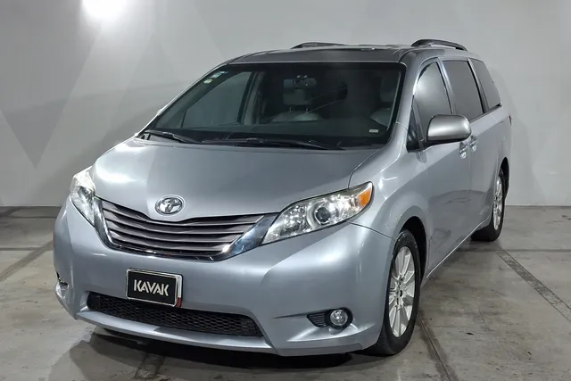 Toyota · Sienna