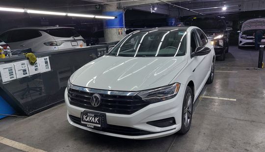 Volkswagen • Jetta