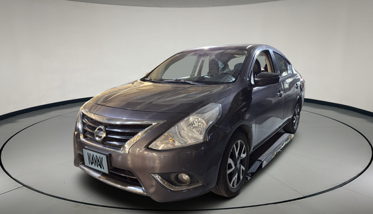Nissan • Versa