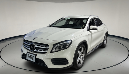 Mercedes Benz • Clase GLA