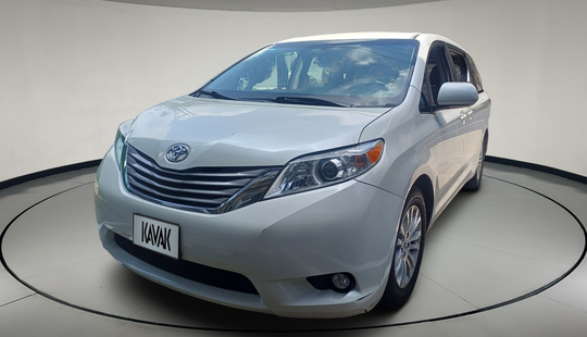 Toyota • Sienna