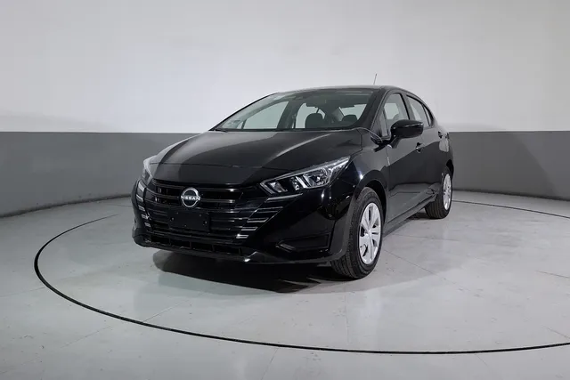 Nissan · Versa