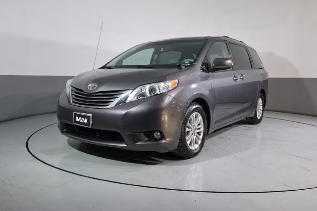 Toyota · Sienna