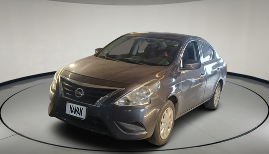 Nissan • Versa