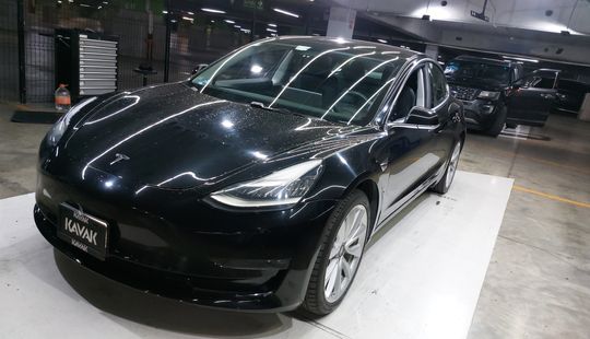 Tesla • Model 3
