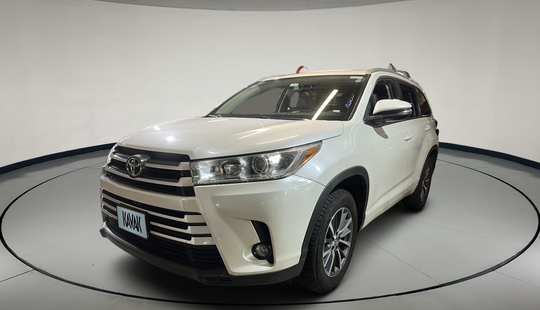 Toyota • Highlander