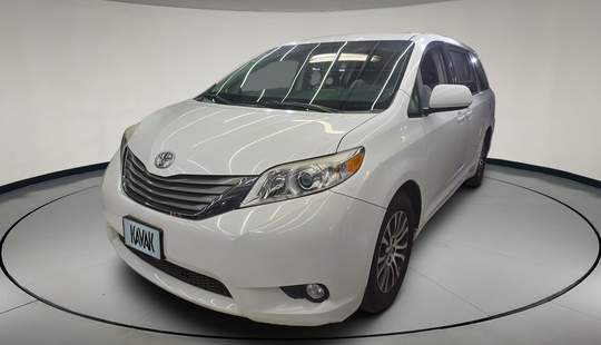 Toyota • Sienna