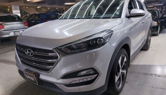 2018 • 52,500 km • Automático