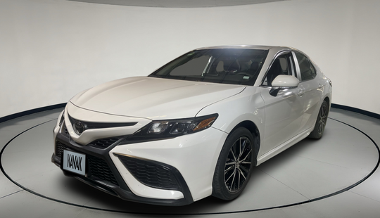Toyota • Camry