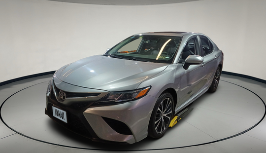 Toyota • Camry