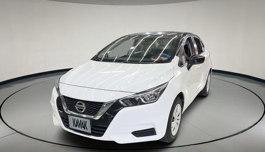 Nissan • Versa