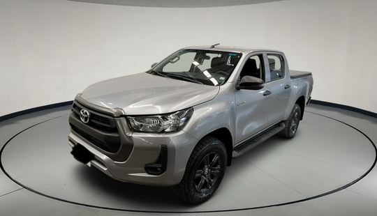 Toyota • Hilux