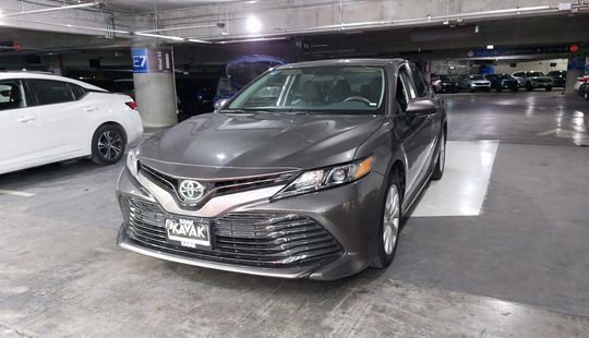 Toyota • Camry