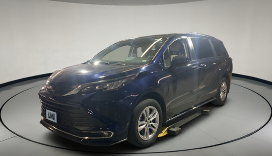 Toyota • Sienna