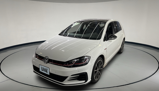 Volkswagen • Golf