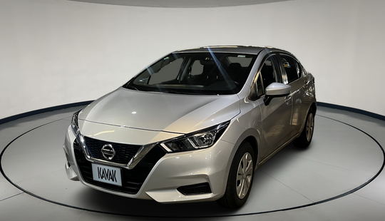 Nissan • Versa