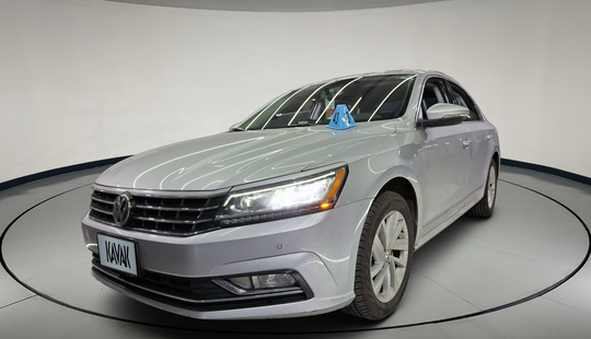Volkswagen • Passat