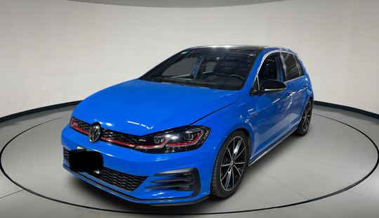 Volkswagen • Golf
