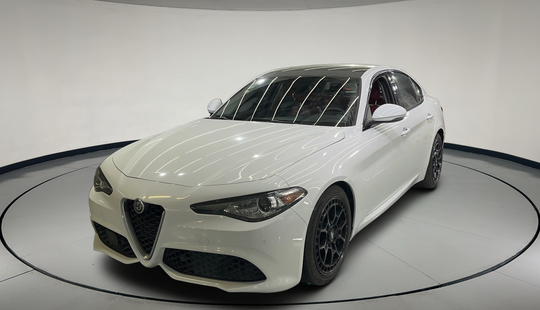 Alfa Romeo • Giulia