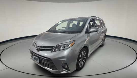 Toyota • Sienna