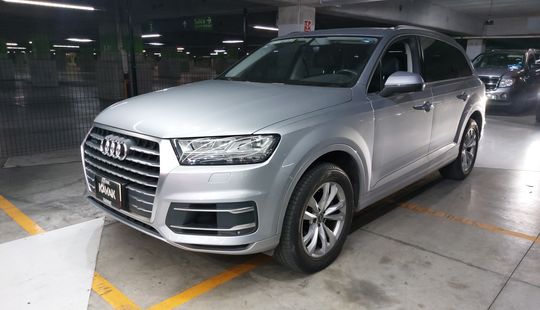 Audi • Q7