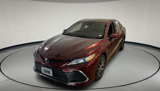 Toyota • Camry
