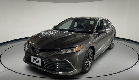 Toyota • Camry