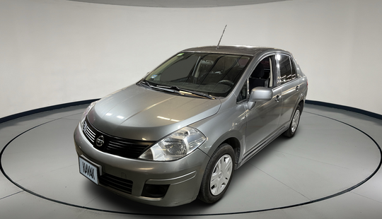 Nissan • Tiida
