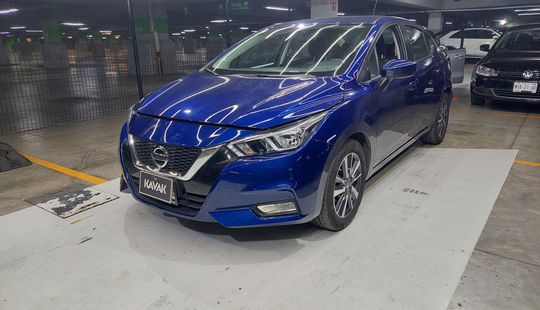 Nissan • Versa