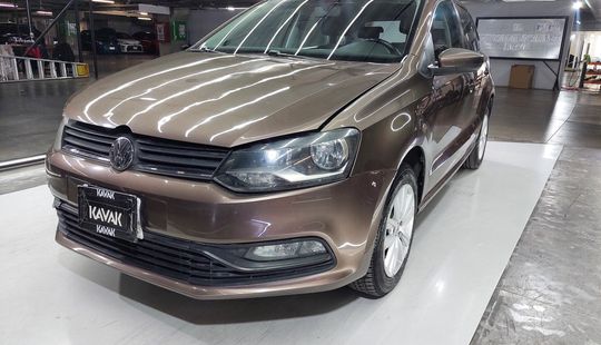 Volkswagen • Polo