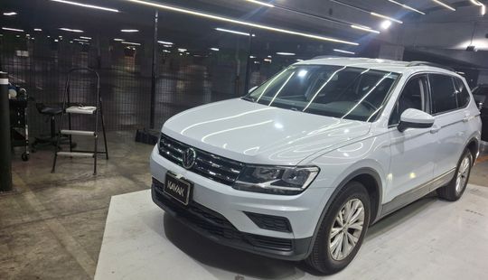 Volkswagen • Tiguan